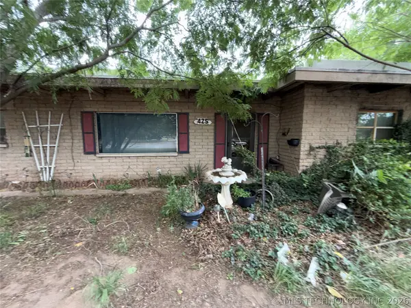425 Oakwood Road, Enid, OK 73703
