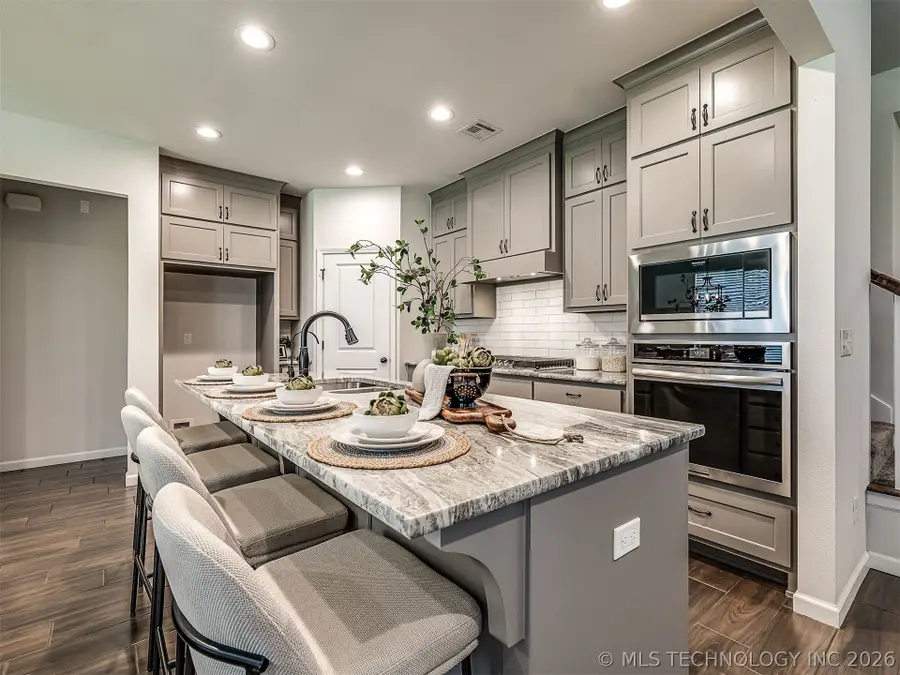703 E 126th Street S, Jenks, OK 74037 - #3