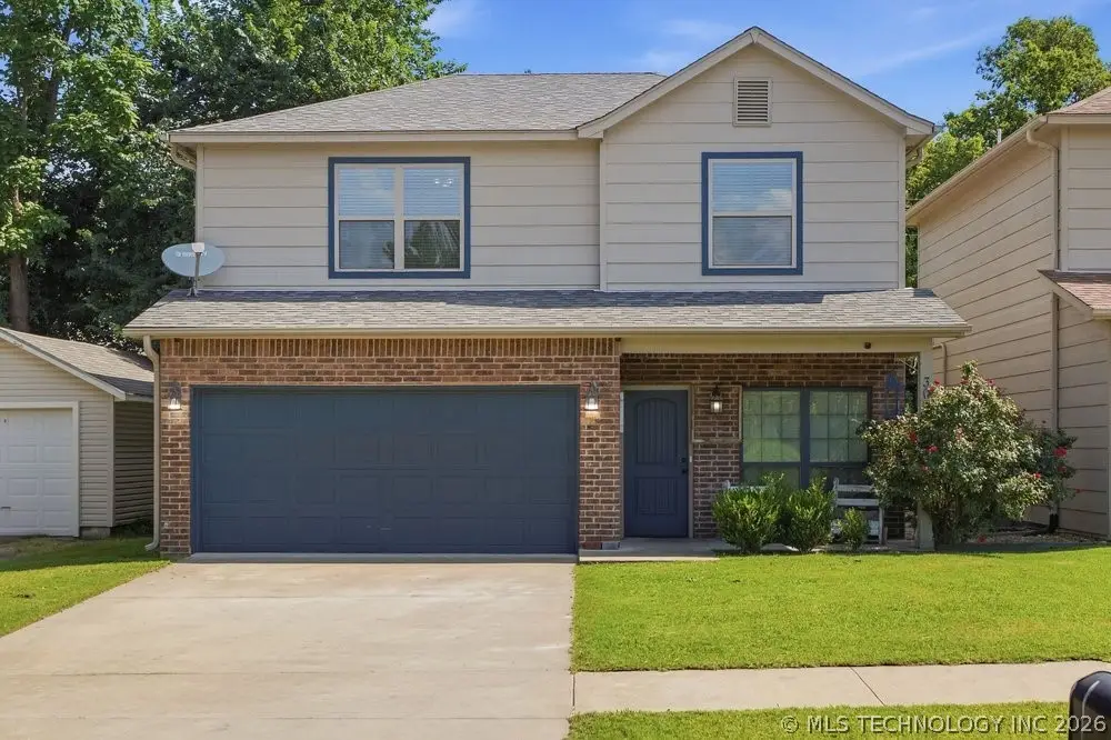 308 E 4th Street, Claremore, OK 74017 - #1