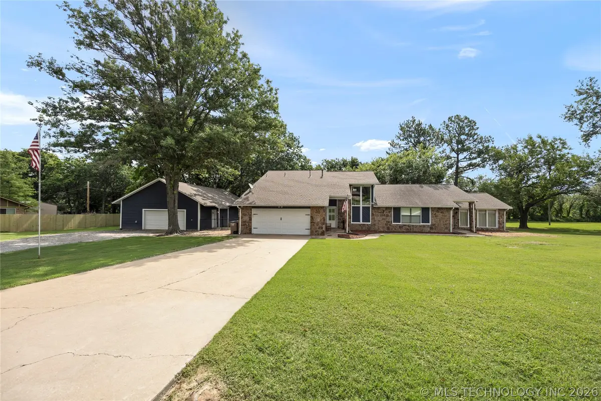 805 S Harris Avenue, Wagoner, OK 74467 - #1