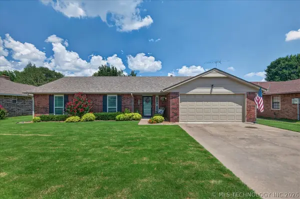 1918 Stonehenge Drive, Bartlesville, OK 74006