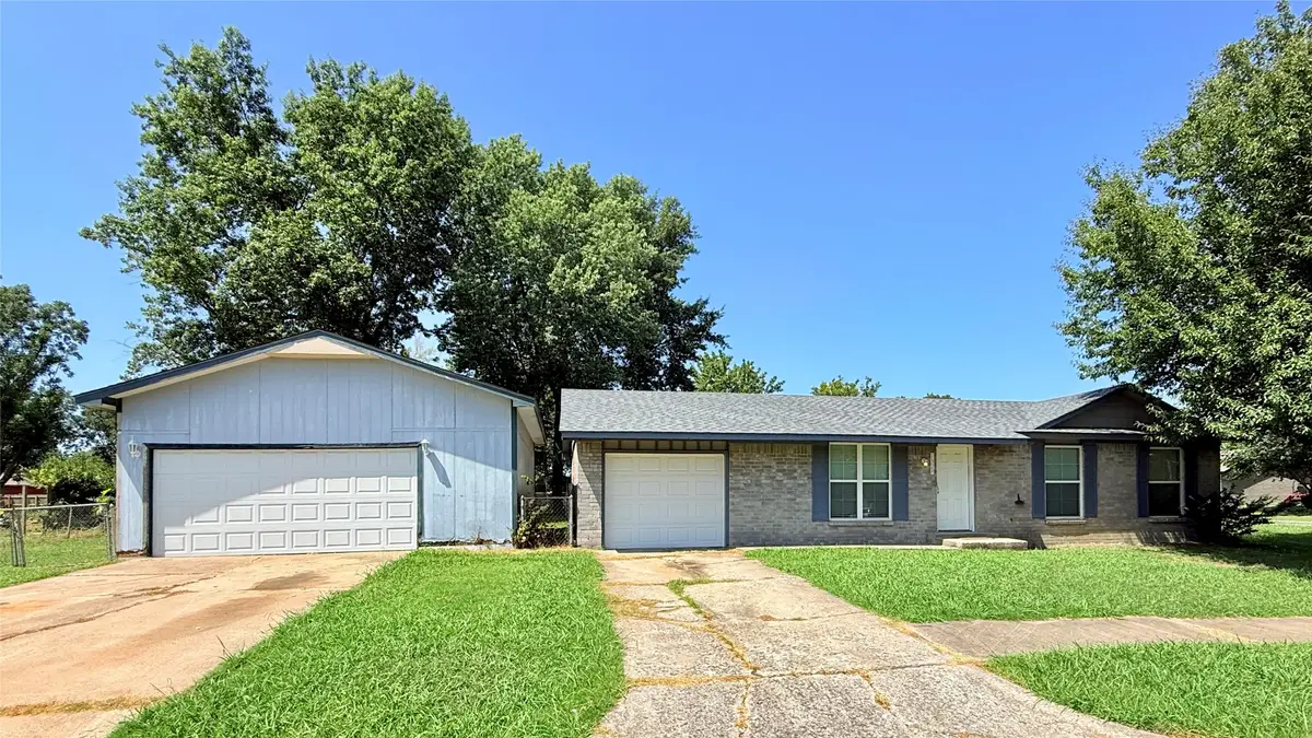 1329 NE 3rd Place, Pryor, OK 74361 - #1