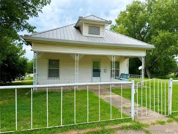 203 N E Street, Yale, OK 74085