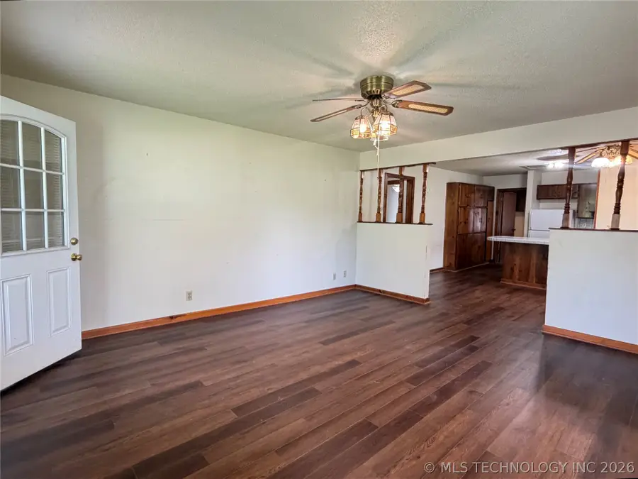 203 N E Street, Yale, OK 74085 - #2