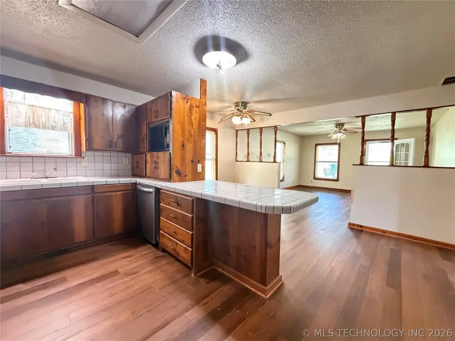 203 N E Street, Yale, OK 74085 - #3