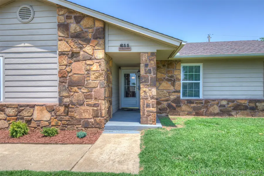 611 W 46th Place S, Sand Springs, OK 74063 - #3