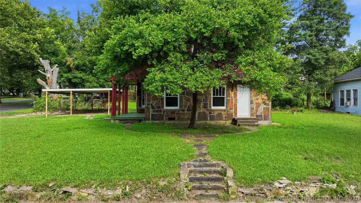 227 S 11th Street, Muskogee, OK 74401 - #1