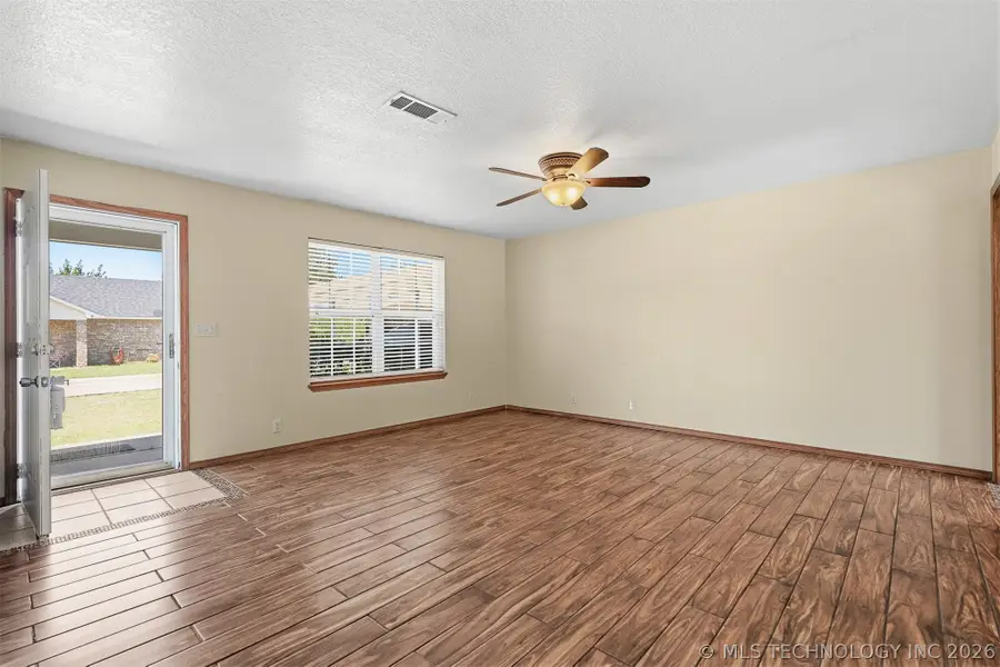 366 Elm Street, Lone Grove, OK 73443 - #3