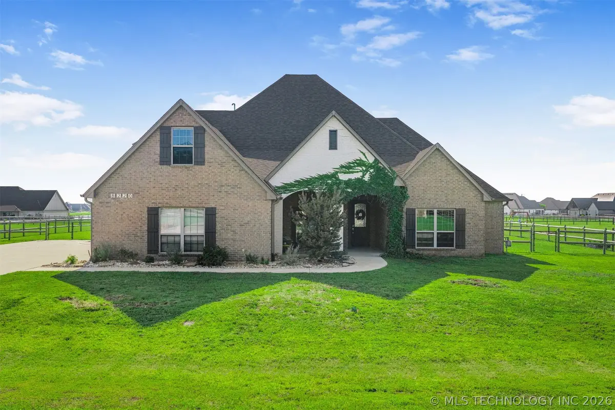 8220 N 154th Avenue E, Owasso, OK 74055 - #1