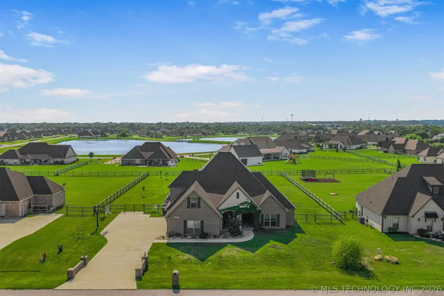 8220 N 154th Avenue E, Owasso, OK 74055 - #2
