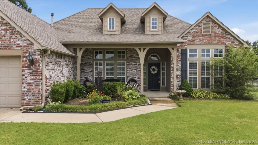 156 E Golden Rod Street, Skiatook, OK 74070 - #2