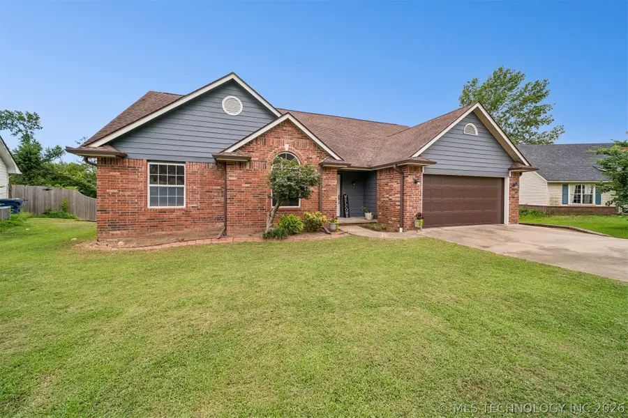 990 N Douglas Drive, Claremore, OK 74017 - #2