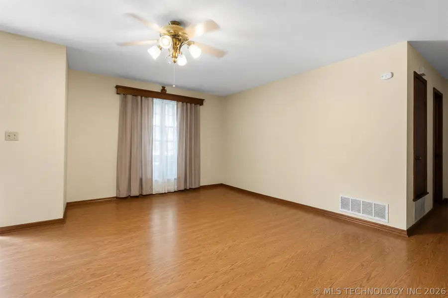 617 Wallace Nw, Ardmore, OK 73401 - #3