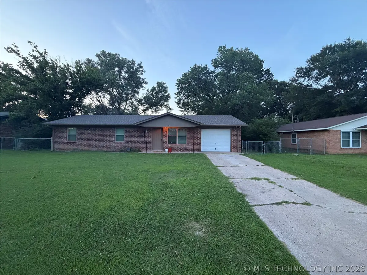 501 W Creek Drive, Okmulgee, OK 74447 - #1