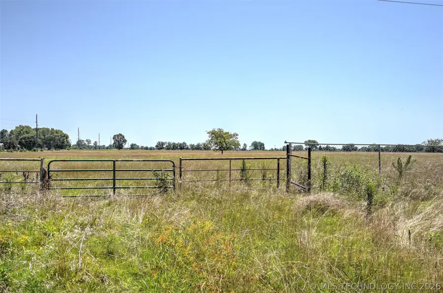 2301 S 40th Street, Muskogee, OK 74401 - #2