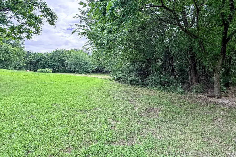 608 S Cherokee Street, Locust Grove, OK 74352 - #3