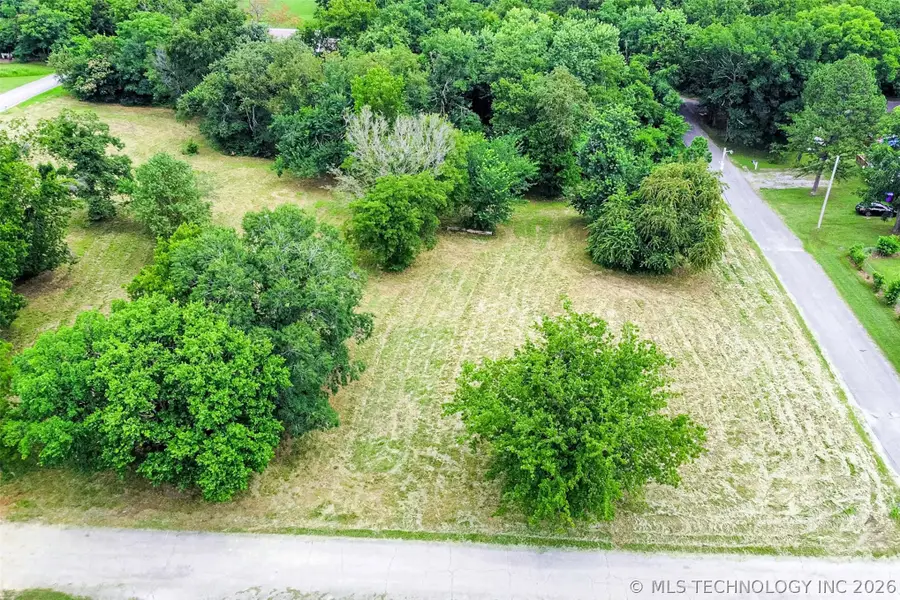 715 S Cherokee Street, Locust Grove, OK 74352 - #3