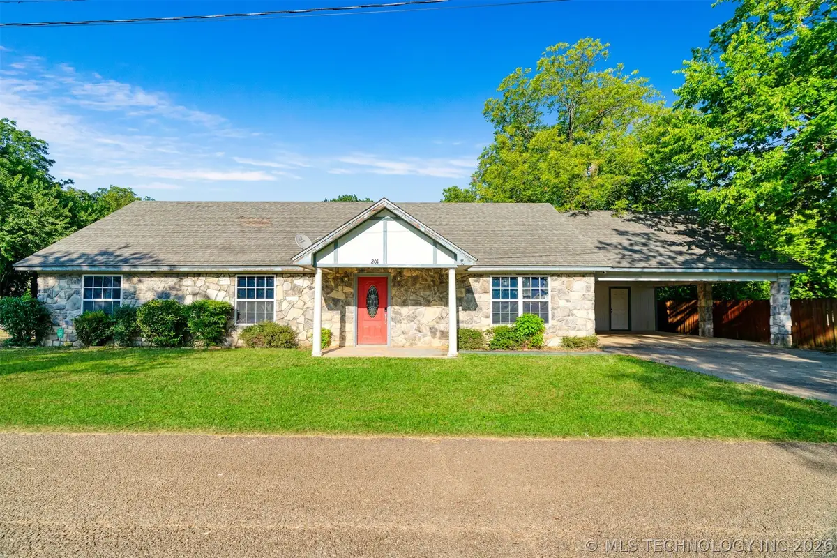 201 S 10th, Hugo, OK 74743 - #1