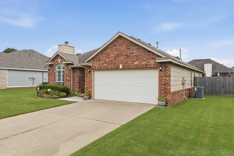 5121 S Oak Avenue, Broken Arrow, OK 74011 - #2
