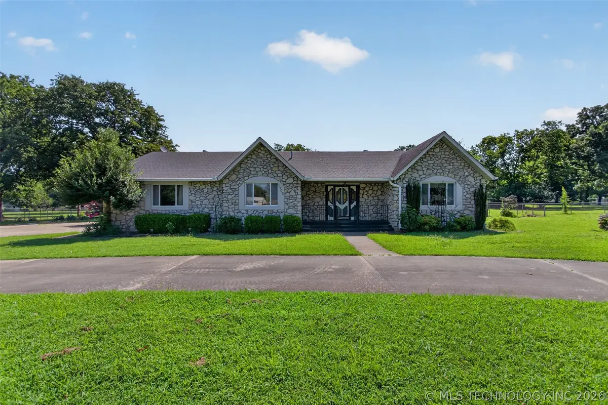 1102 N Delaware Street, Chouteau, OK 74337 - #1