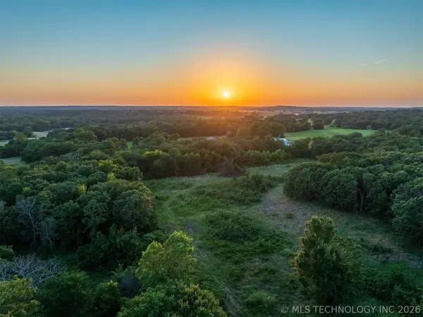 1 E 390 Road, Chelsea, OK 74016