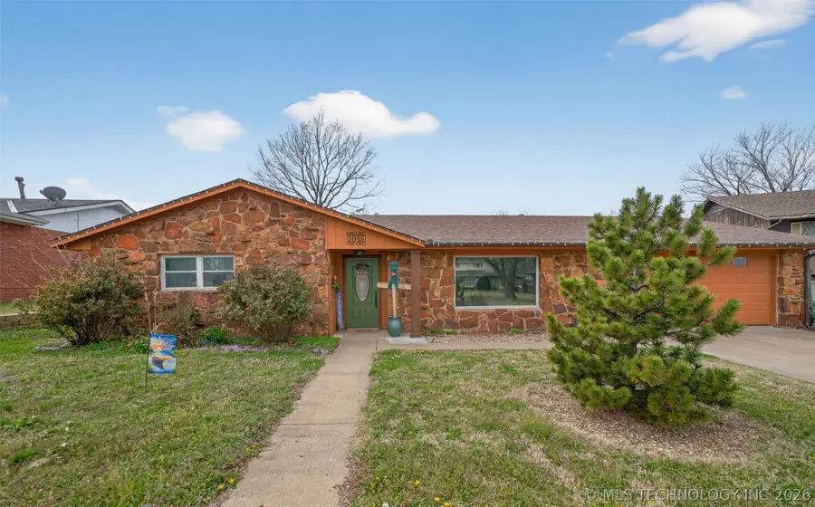 1045 Rolling Meadows, Bartlesville, OK 74006 - #2