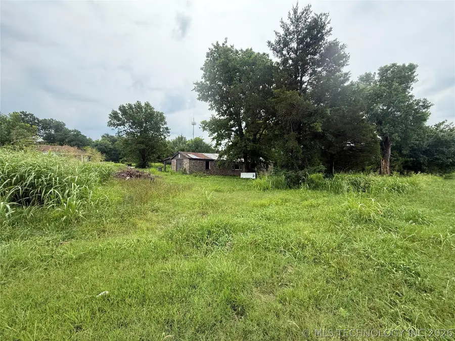907 W Corporation Street, Henryetta, OK 74437 - #2
