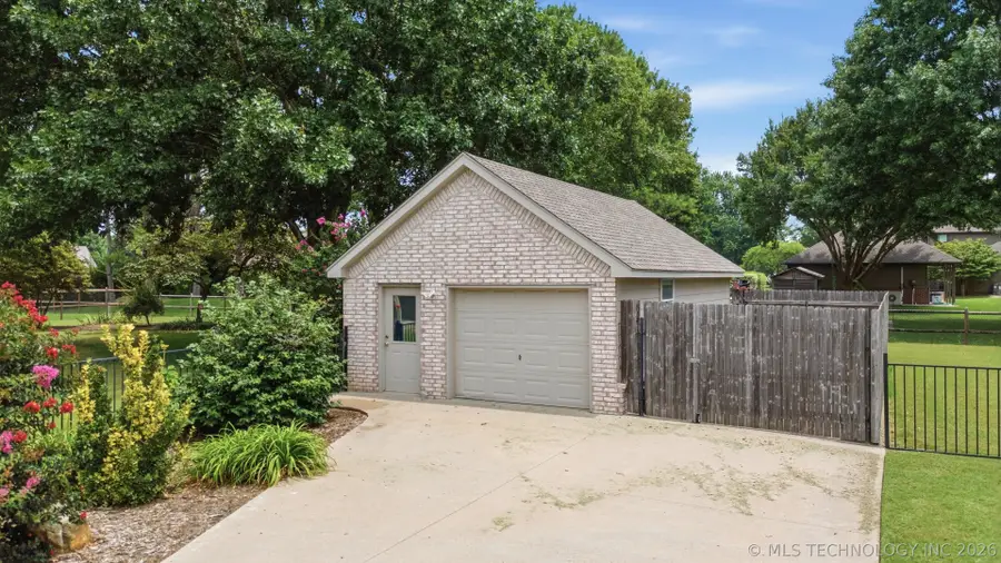 13215 S 118th East Avenue, Broken Arrow, OK 74011 - #3