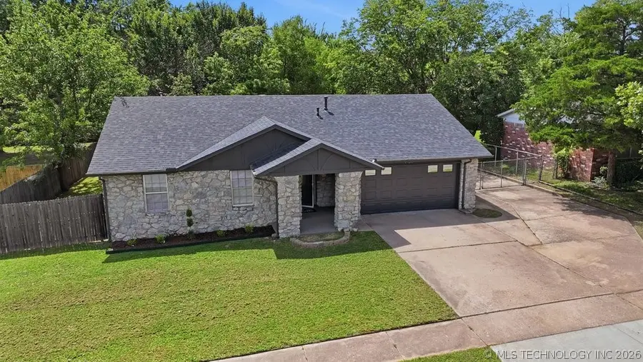 1406 N Cedar Street, Owasso, OK 74055 - #2