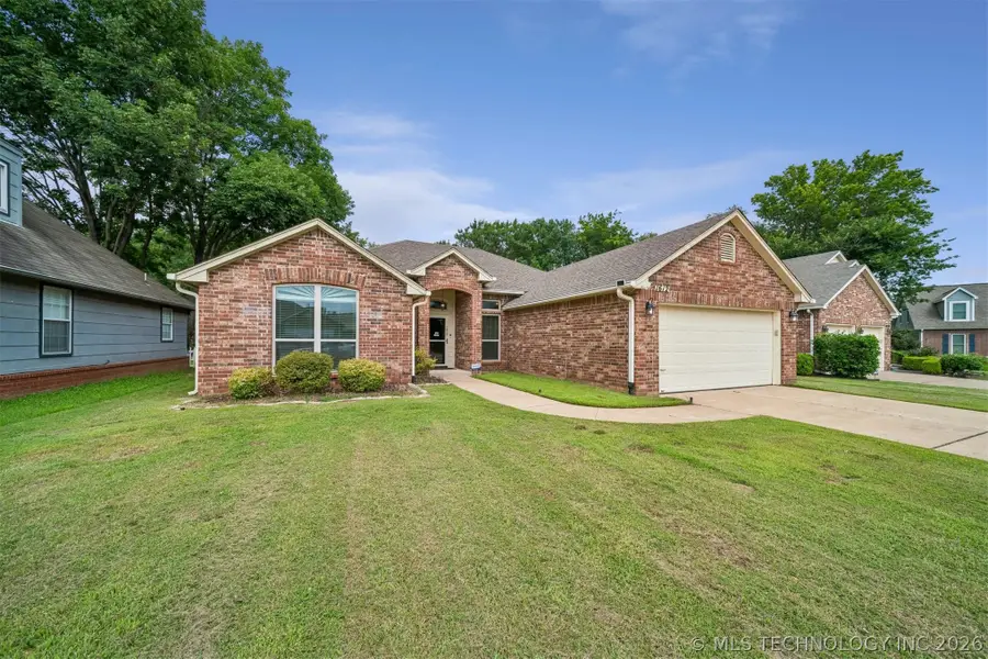 1612 S Gum Avenue, Broken Arrow, OK 74012 - #3