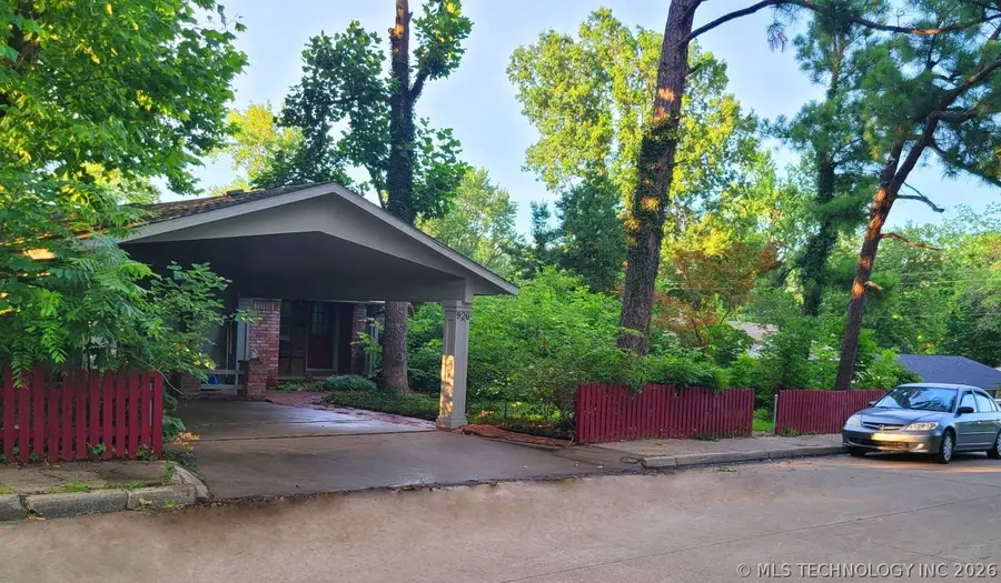 926 E 13th Street, Claremore, OK 74017 - #3