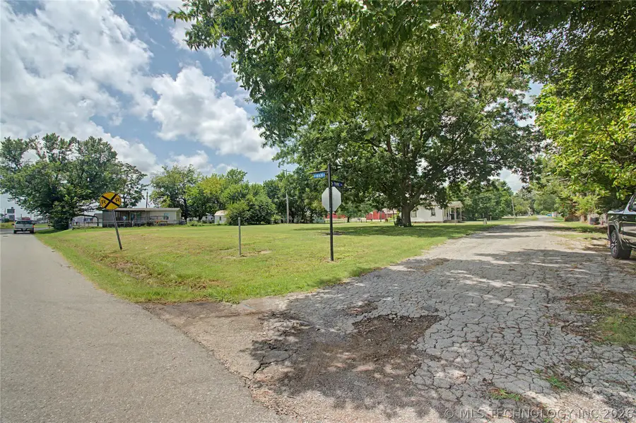 408 NW Main Street, Checotah, OK 74426 - #2