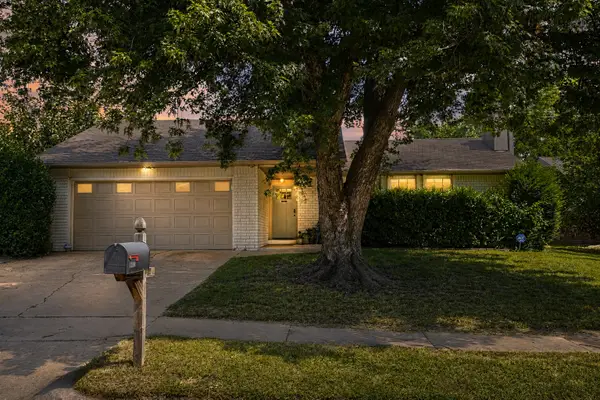 1108 W Vicksburg Place, Broken Arrow, OK 74011