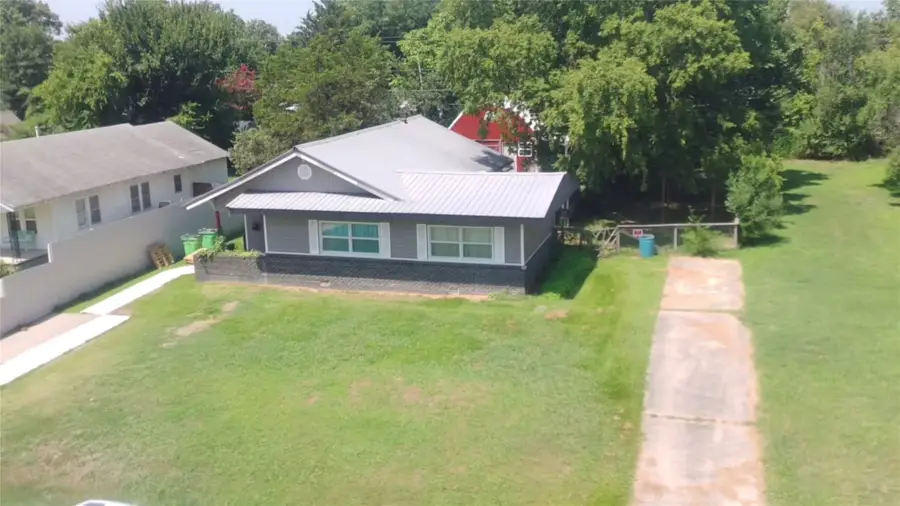 207 S 8th Street, Okemah, OK 74859 - #2