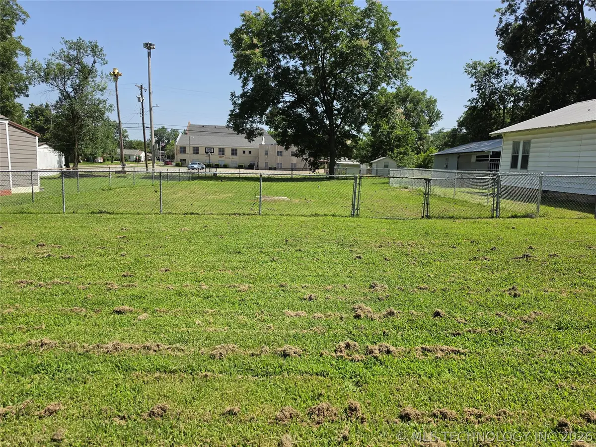 607 W 5th Street, Ada, OK 74820 - #1