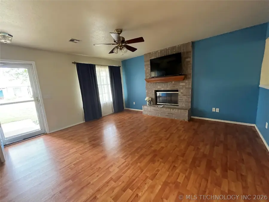 1331 E Bryan Avenue, Sapulpa, OK 74066 - #3
