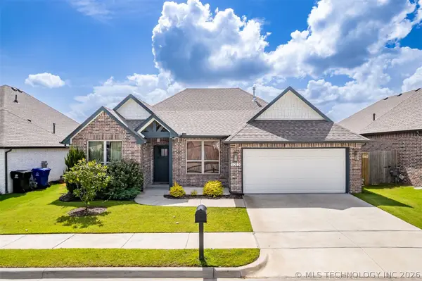 1212 N Dogwood Avenue W, Broken Arrow, OK 74012