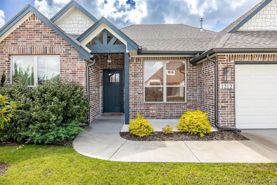 1212 N Dogwood Avenue W, Broken Arrow, OK 74012 - #2