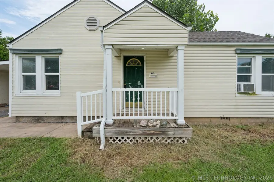 611 W 6th Street, Chelsea, OK 74016 - #3