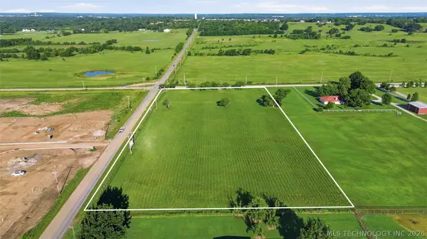141 S Lewis Avenue, Bixby, OK 74008