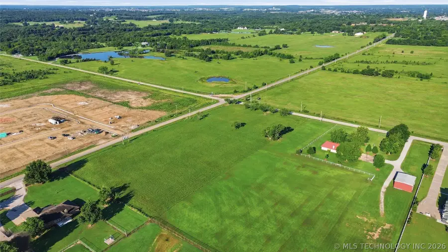 141 S Lewis Avenue, Bixby, OK 74008 - #2