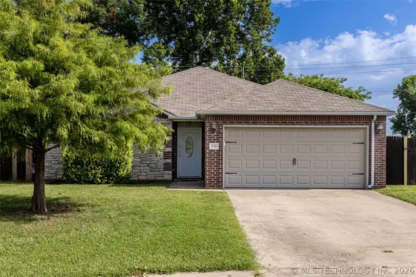 8745 E 126th Place S, Bixby, OK 74008