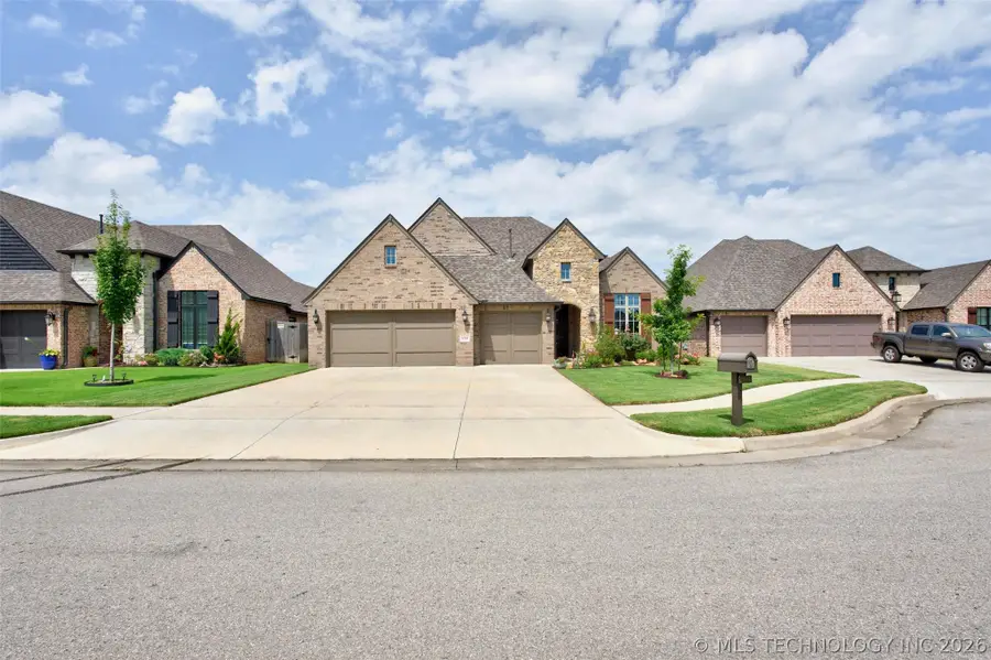 6304 N 29th Street, Broken Arrow, OK 74014 - #2