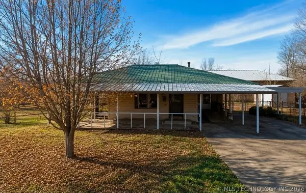 18 S 5th Street, Stilwell, OK 74960