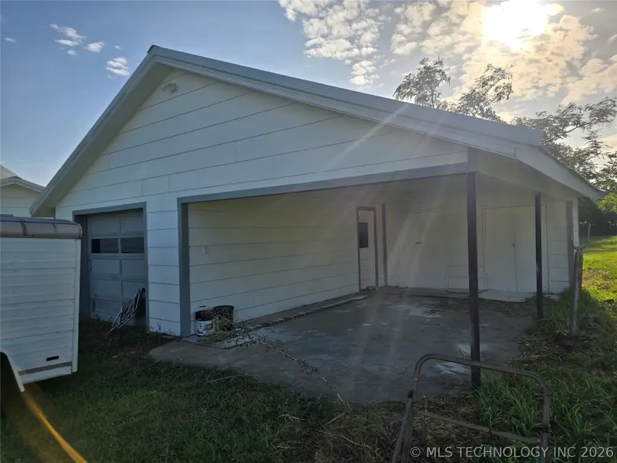 2000 4th Street, Pawnee, OK 74058 - #3