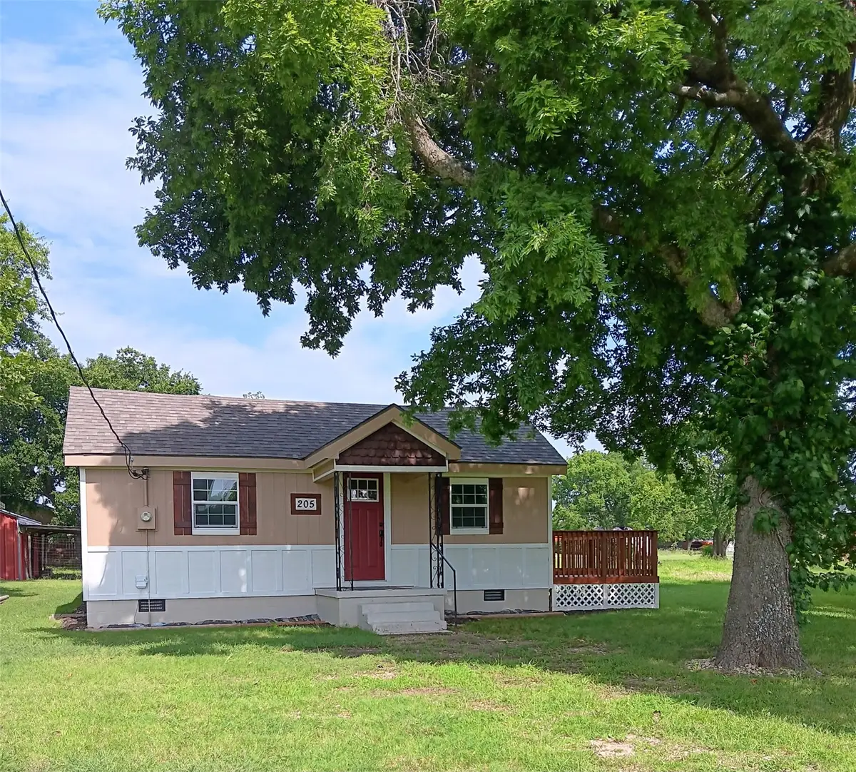 205 S Main, Kingston, OK 73439 - #1