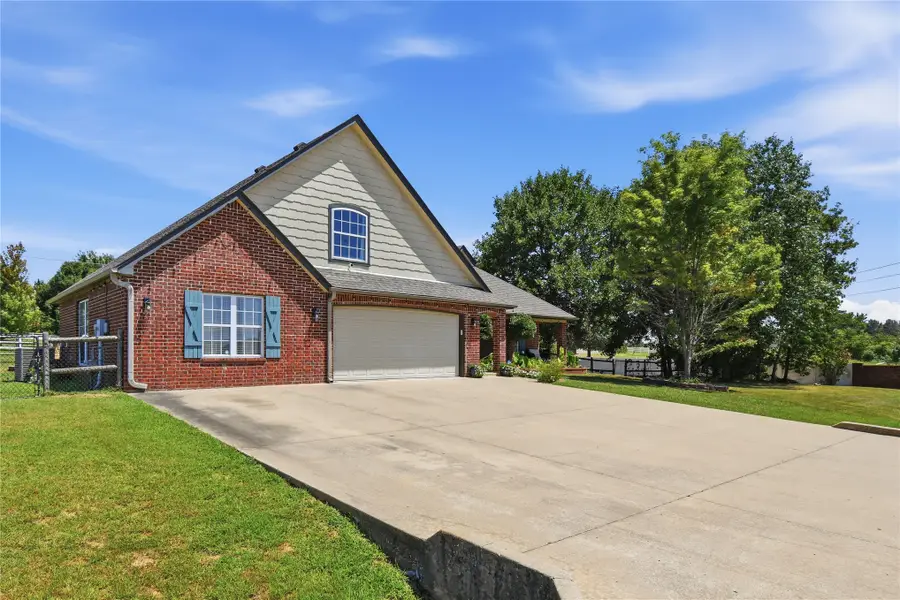 14085 S 262nd East Avenue, Coweta, OK 74429 - #3