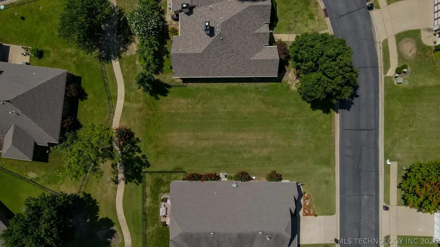 3905 N Pine Avenue, Broken Arrow, OK 74012 - #2