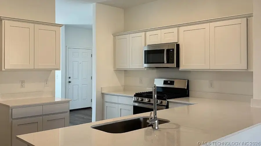7025 S Lions Avenue, Broken Arrow, OK 74011 - #3