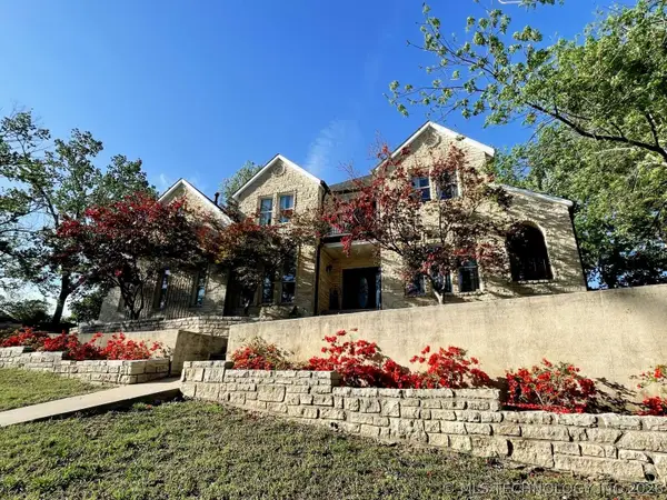 1350 Woodbriar Lane, Catoosa, OK 74015